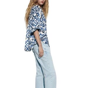 Zara blue and white Ikat print blouse V neck button front balloon sleeves size S